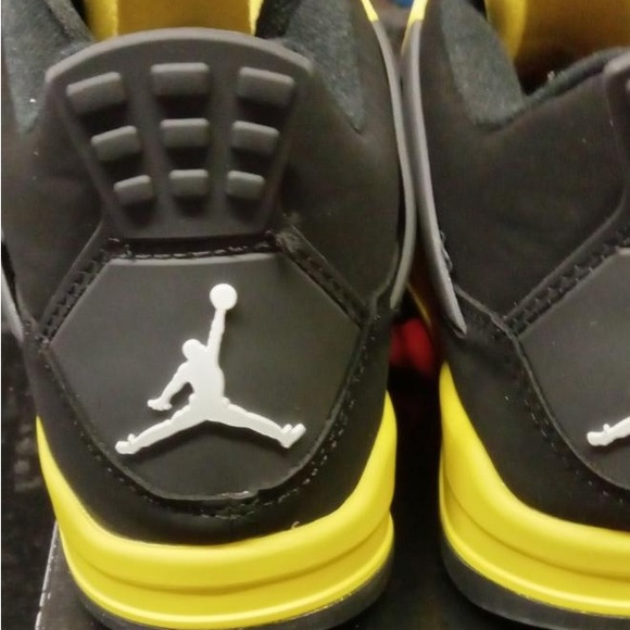 Jordan 4 - Picture 4 of 5